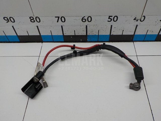 Клемма аккумулятора плюс