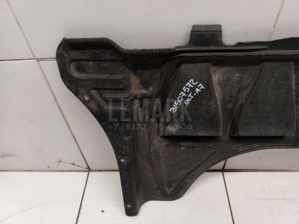 Пыльник двигателя центральный