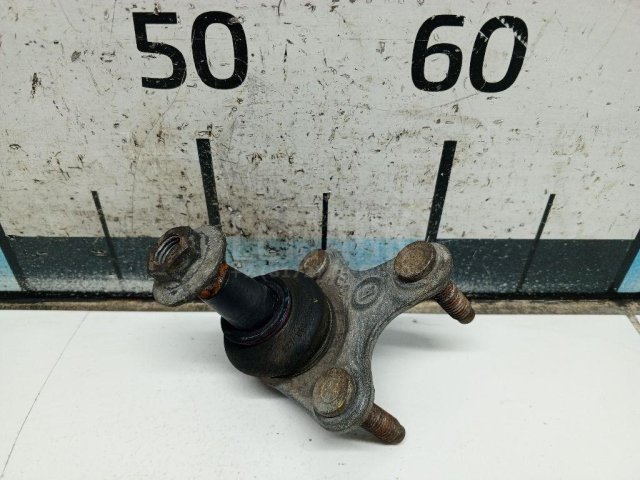 Опора шаровая левая передней подвески