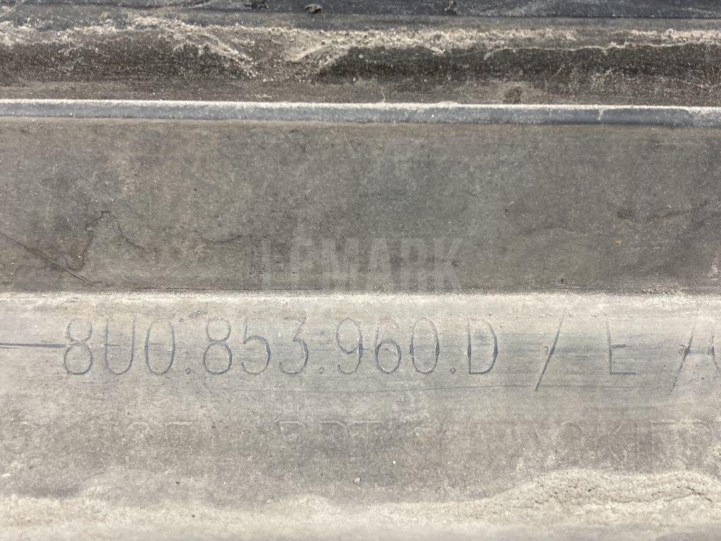 Накладка двери передней правой