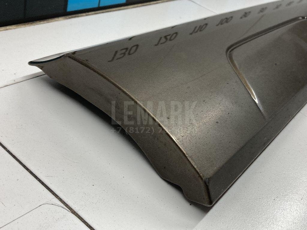 Накладка двери передней правой