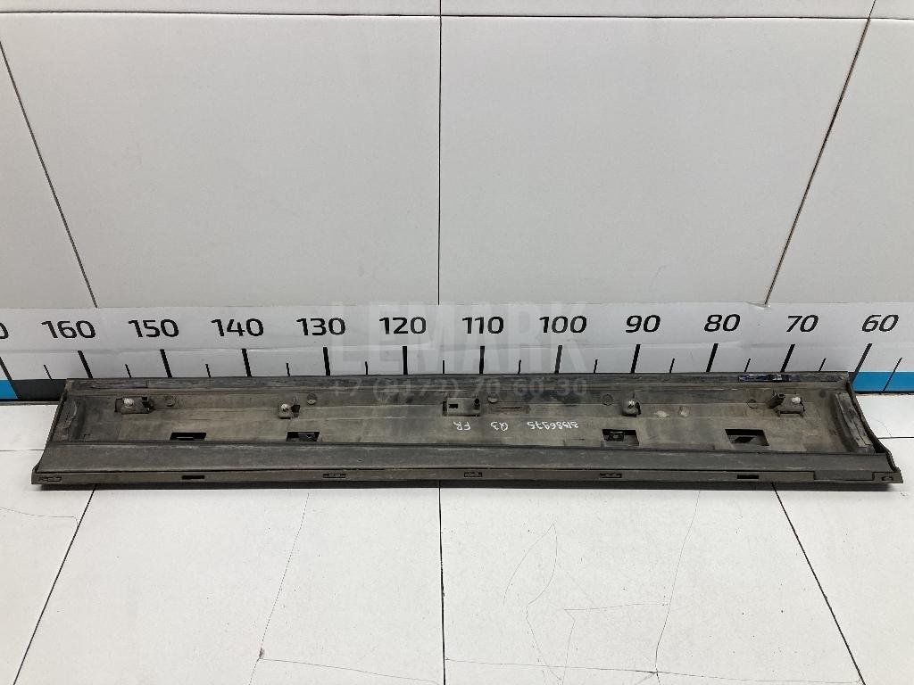 Накладка двери передней правой