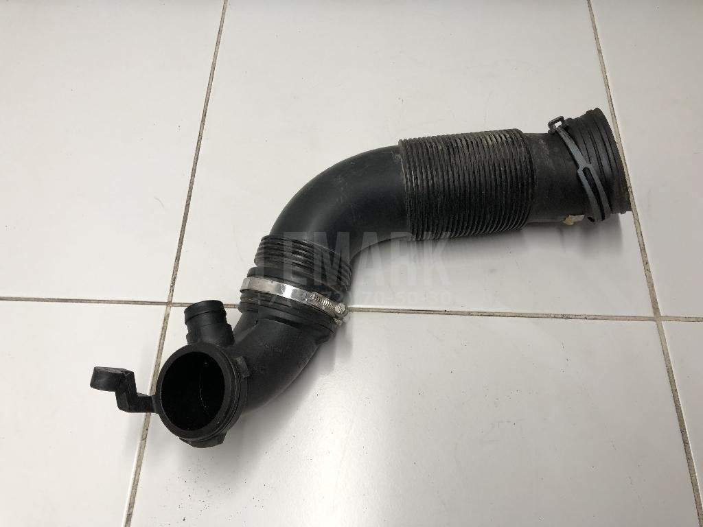 Патрубок воздушного фильтра