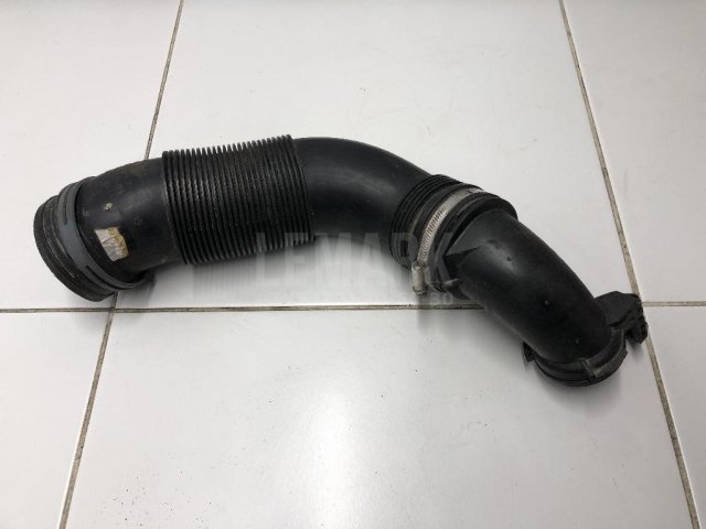 Патрубок воздушного фильтра