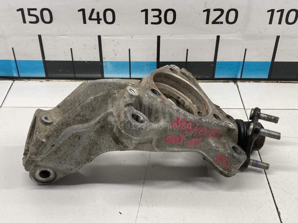 Кулак поворотный передний левый