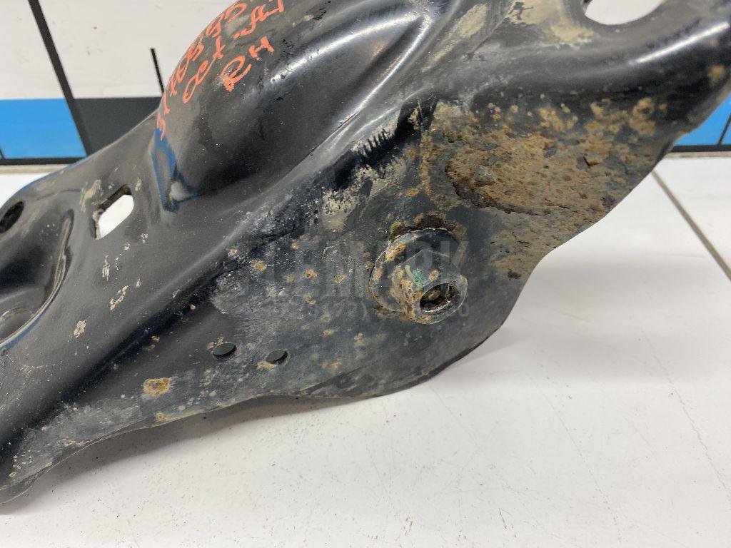 Кронштейн задней балки