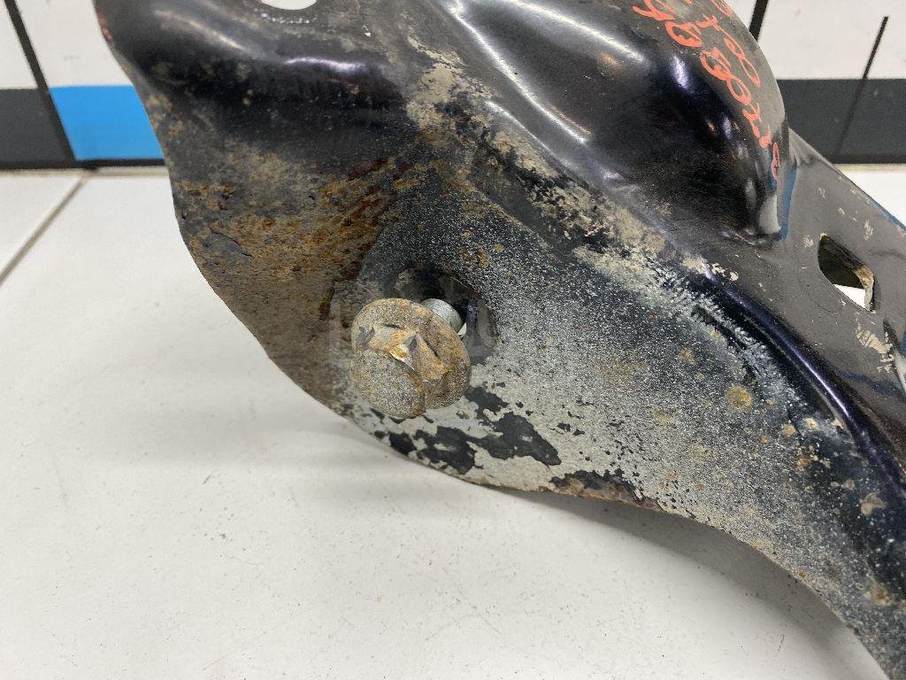 Кронштейн задней балки