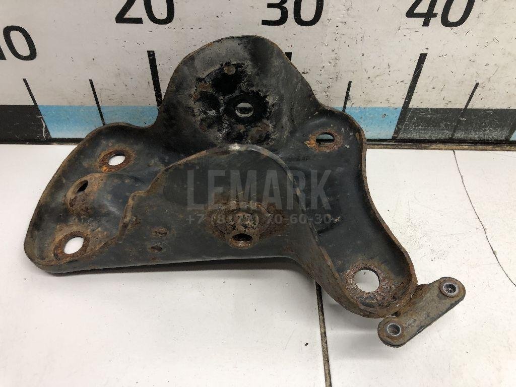 Кронштейн задней балки