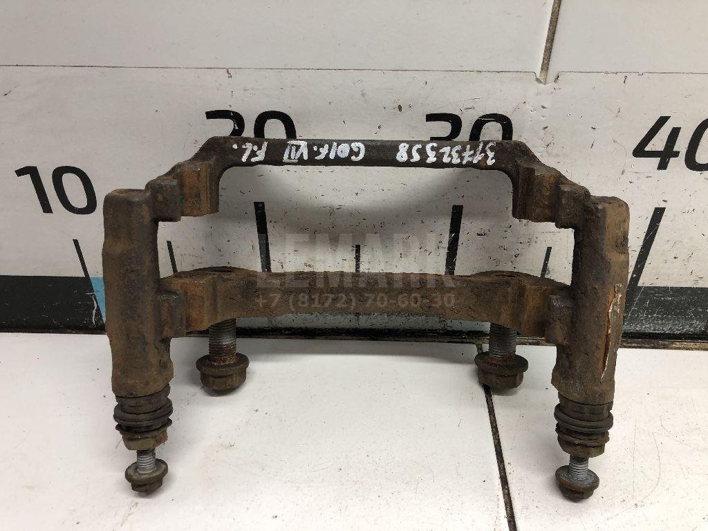 Скоба суппорта переднего левого