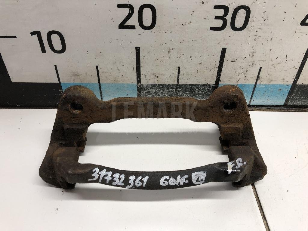 Скоба суппорта переднего правого