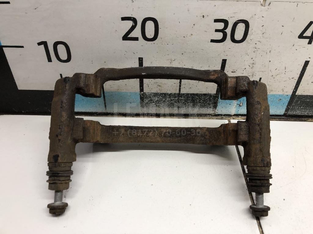 Скоба суппорта переднего правого