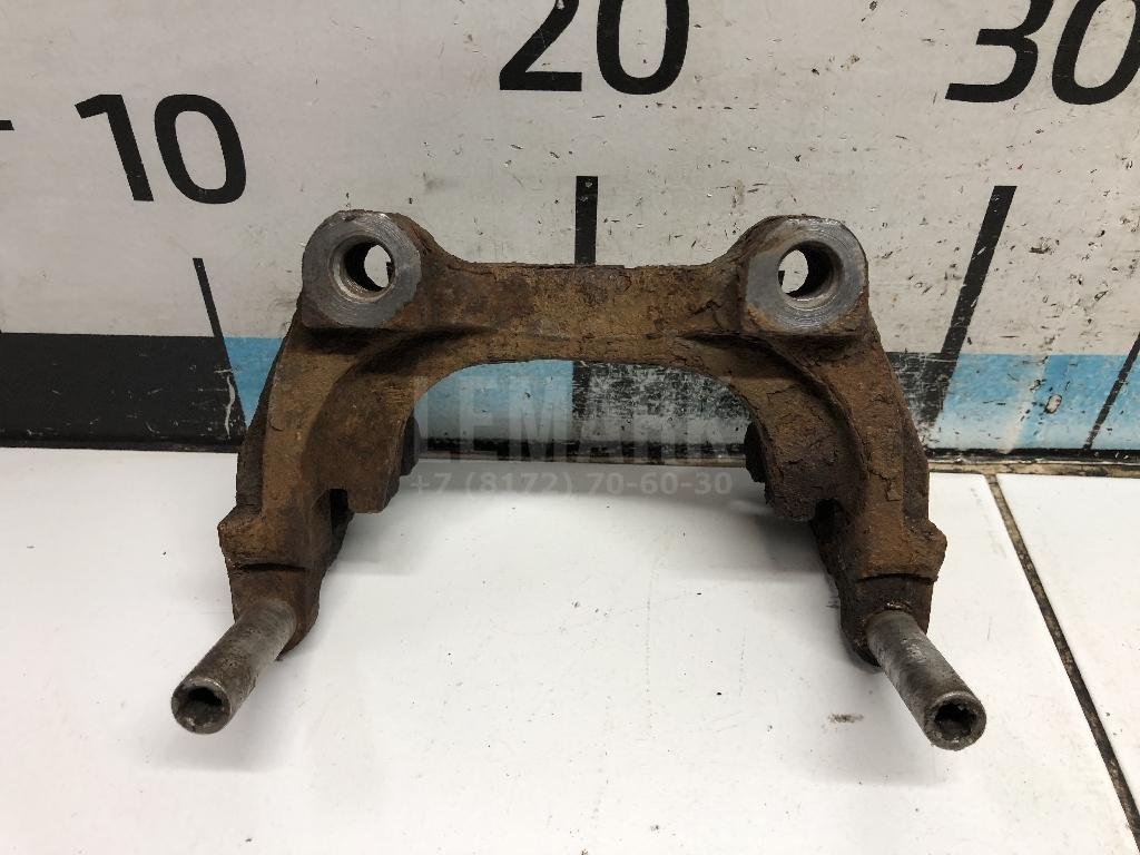 Скоба суппорта заднего