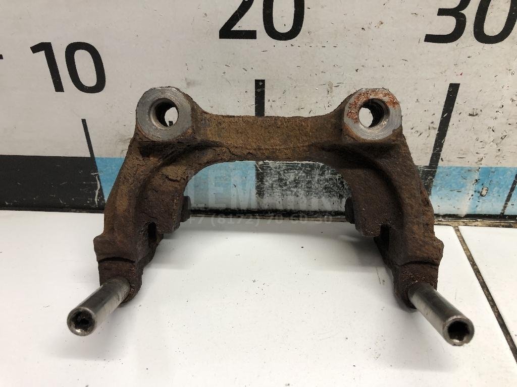 Скоба суппорта заднего