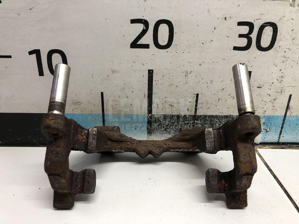 Скоба суппорта заднего