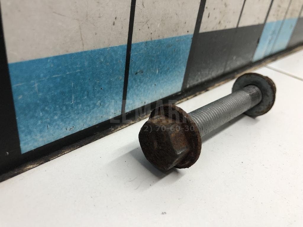 Болт заднего рычага