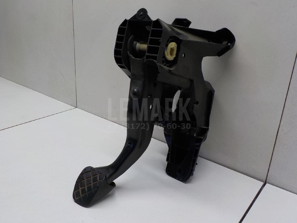 Педаль тормоза