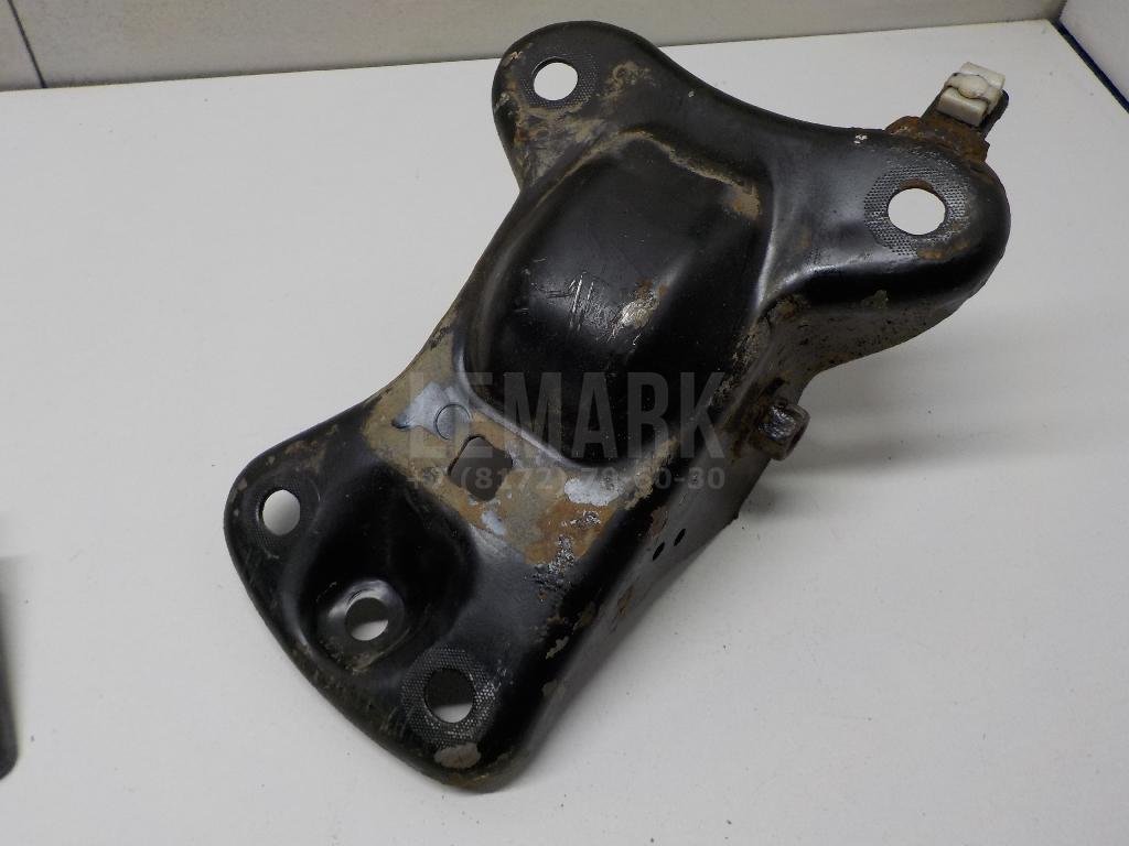 Кронштейн задней балки