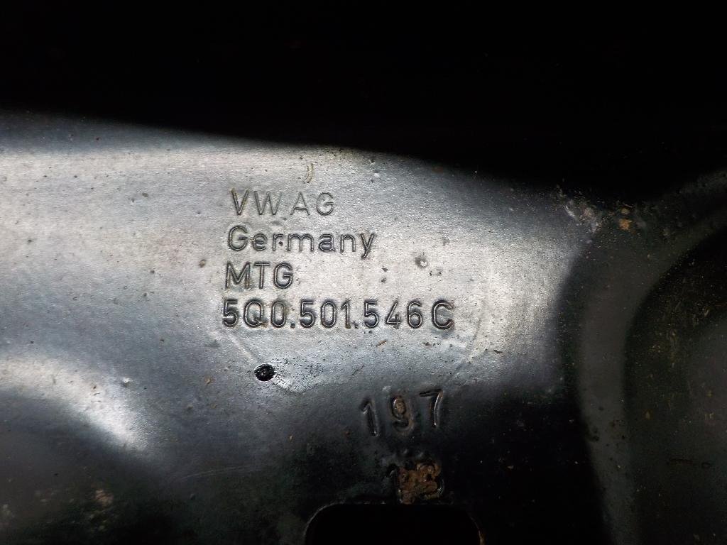 Кронштейн задней балки