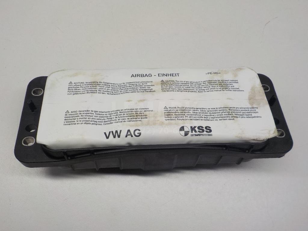 Подушка безопасности пассажирская (в торпедо)