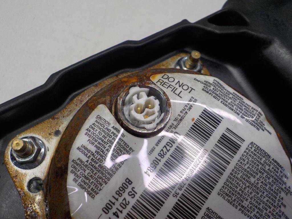 Подушка безопасности пассажирская (в торпедо)