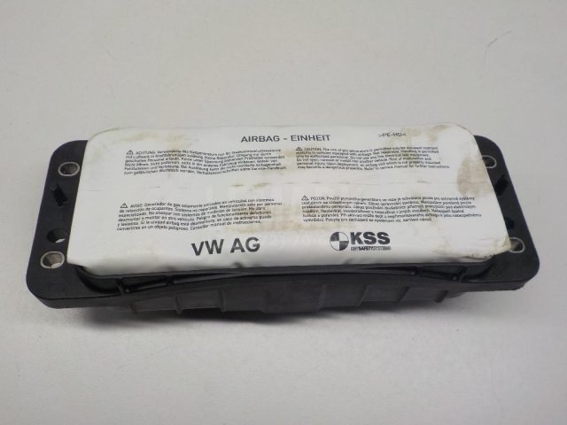 Подушка безопасности пассажирская (в торпедо)