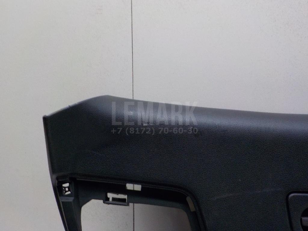 Обшивка двери багажника