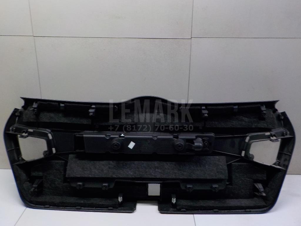 Обшивка двери багажника