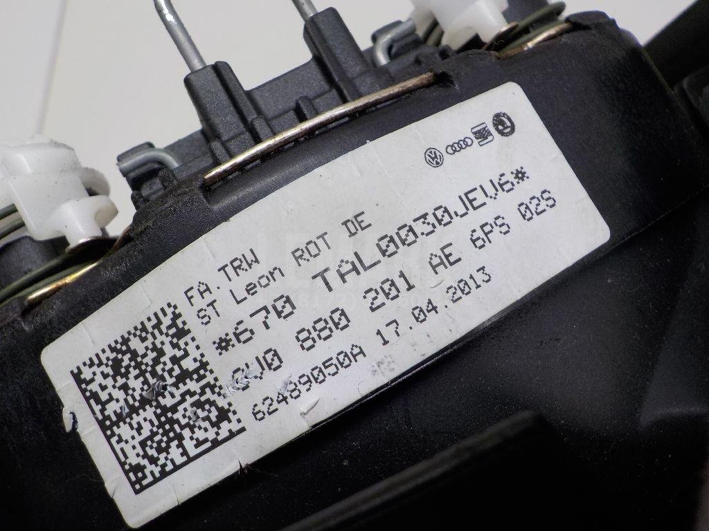 Подушка безопасности в рулевое колесо