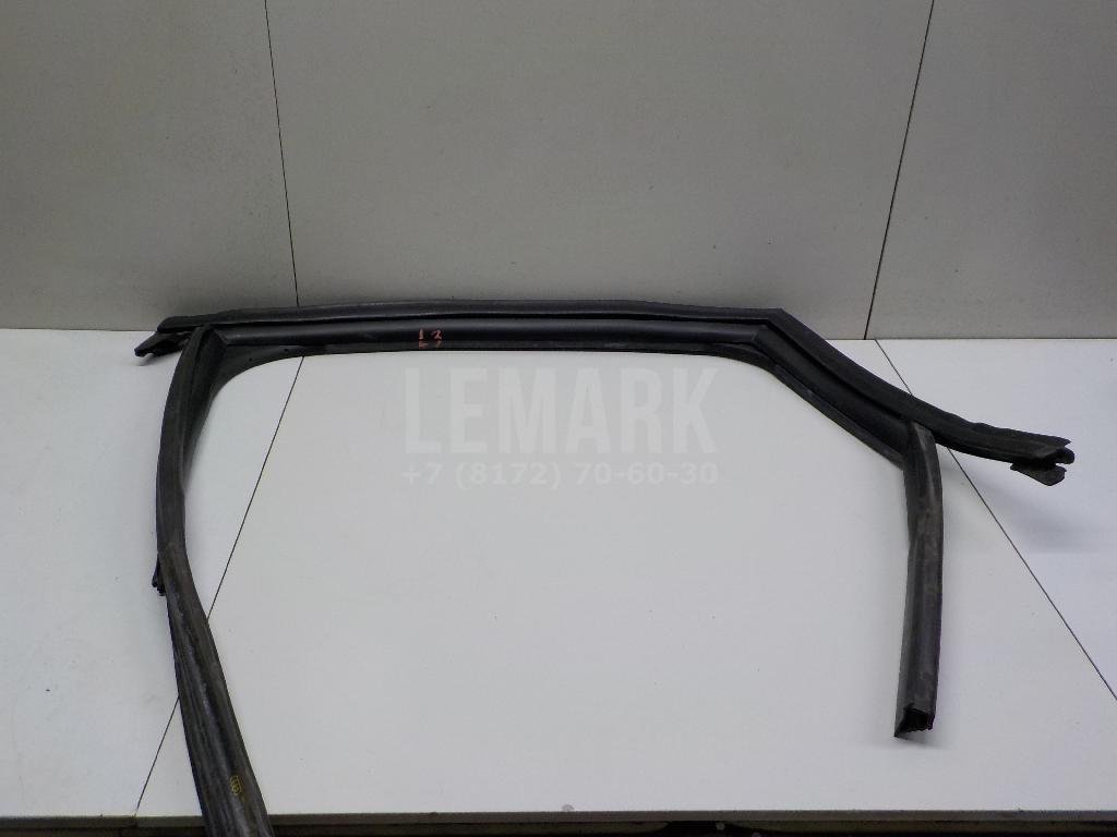 Уплотнитель стекла двери для  Audi A4 [B9] 2015