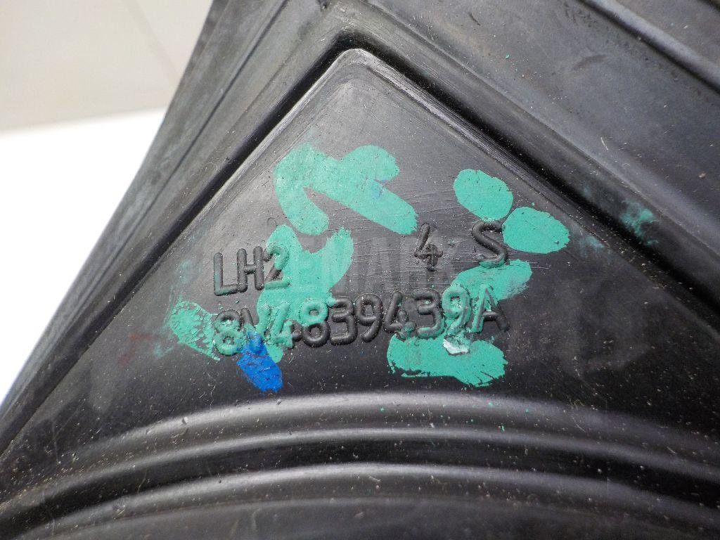 Уплотнитель стекла двери для  Audi A4 [B9] 2015