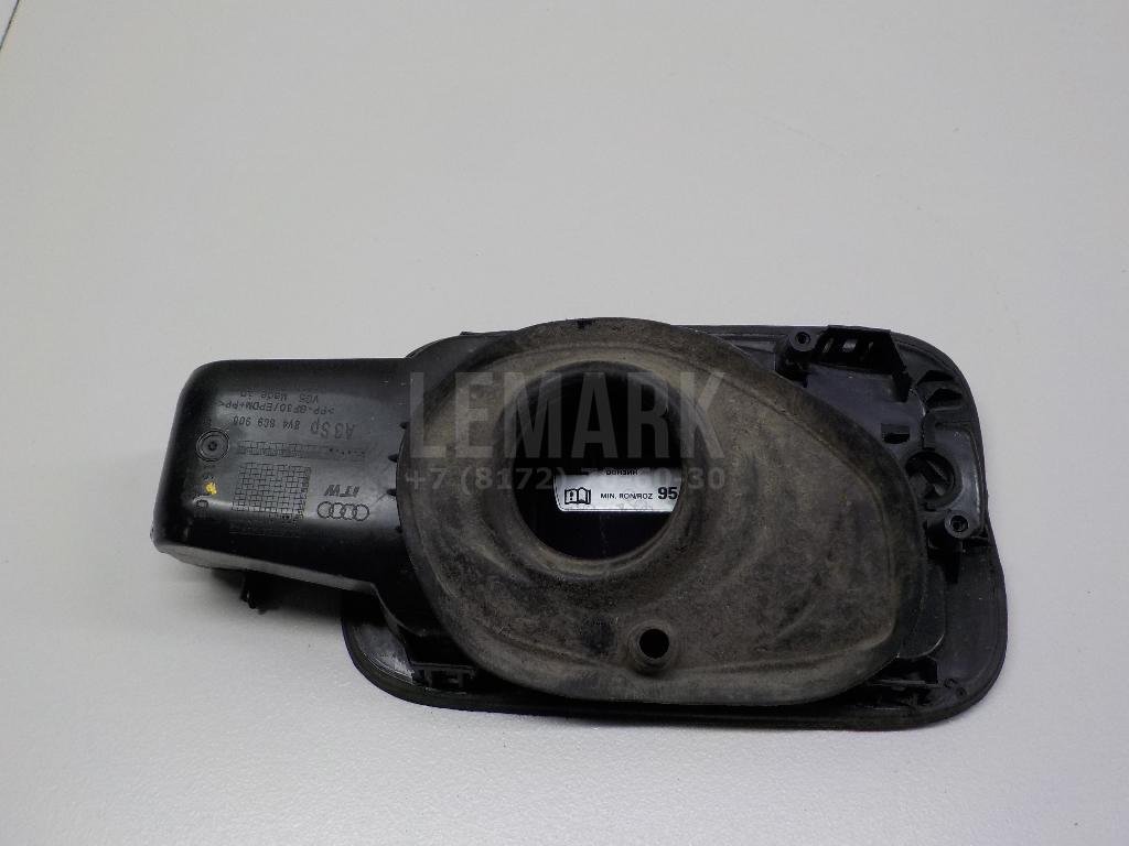 Ниша лючка бензобака