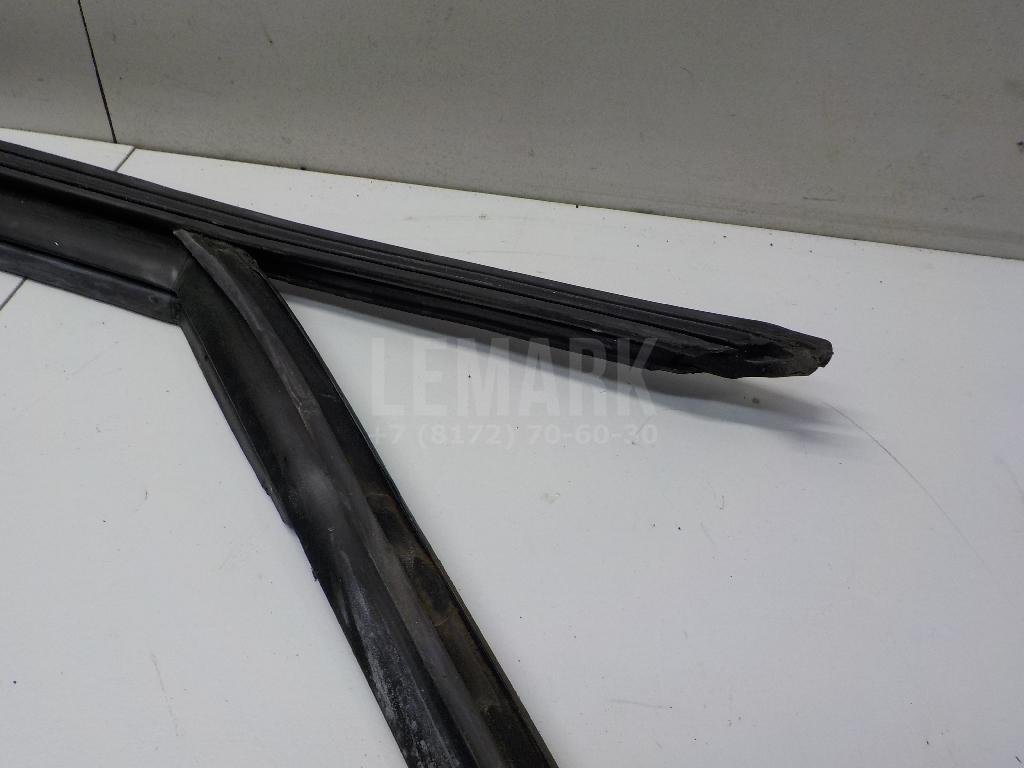 Уплотнитель стекла двери для  Audi A4 [B7] 2005-2007