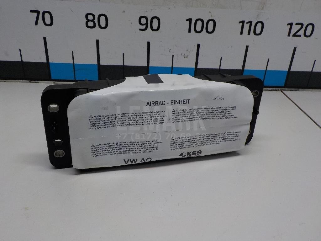 Подушка безопасности пассажирская (в торпедо)