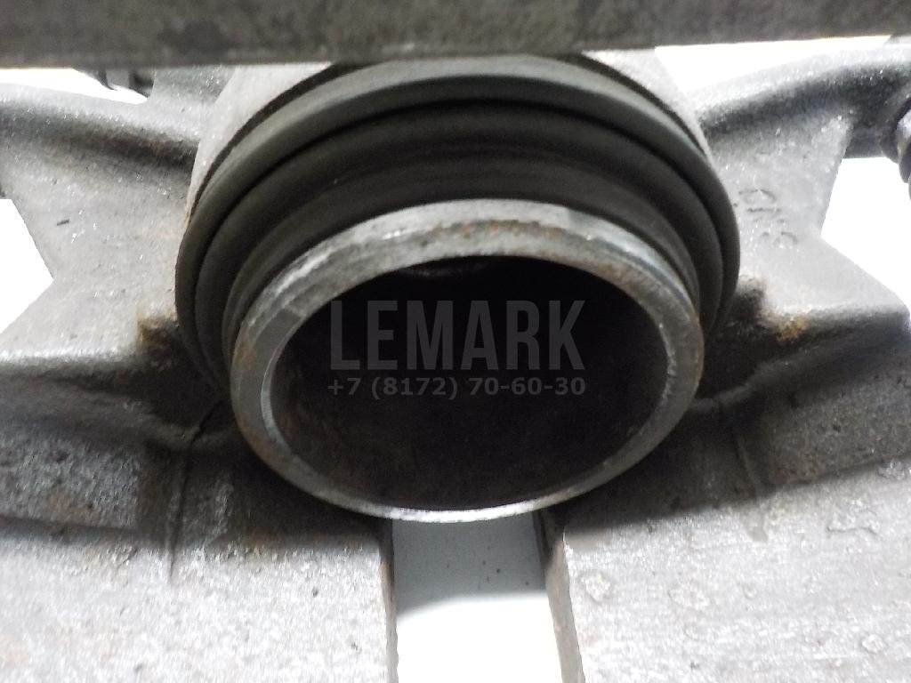 Скоба суппорта переднего левого