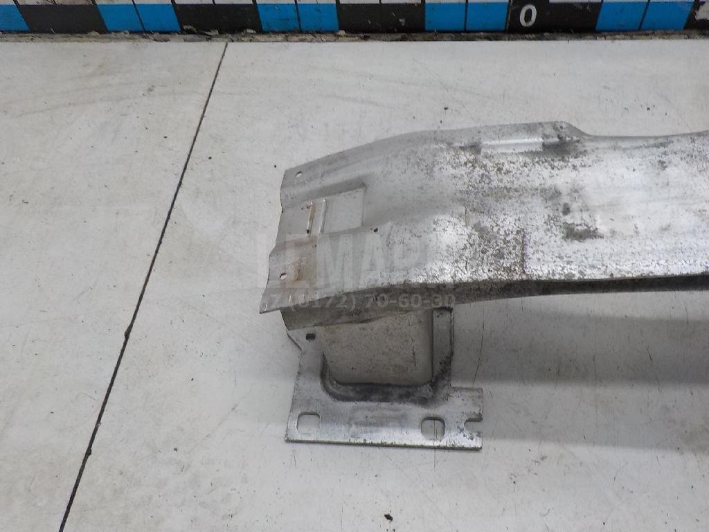 Усилитель переднего бампера