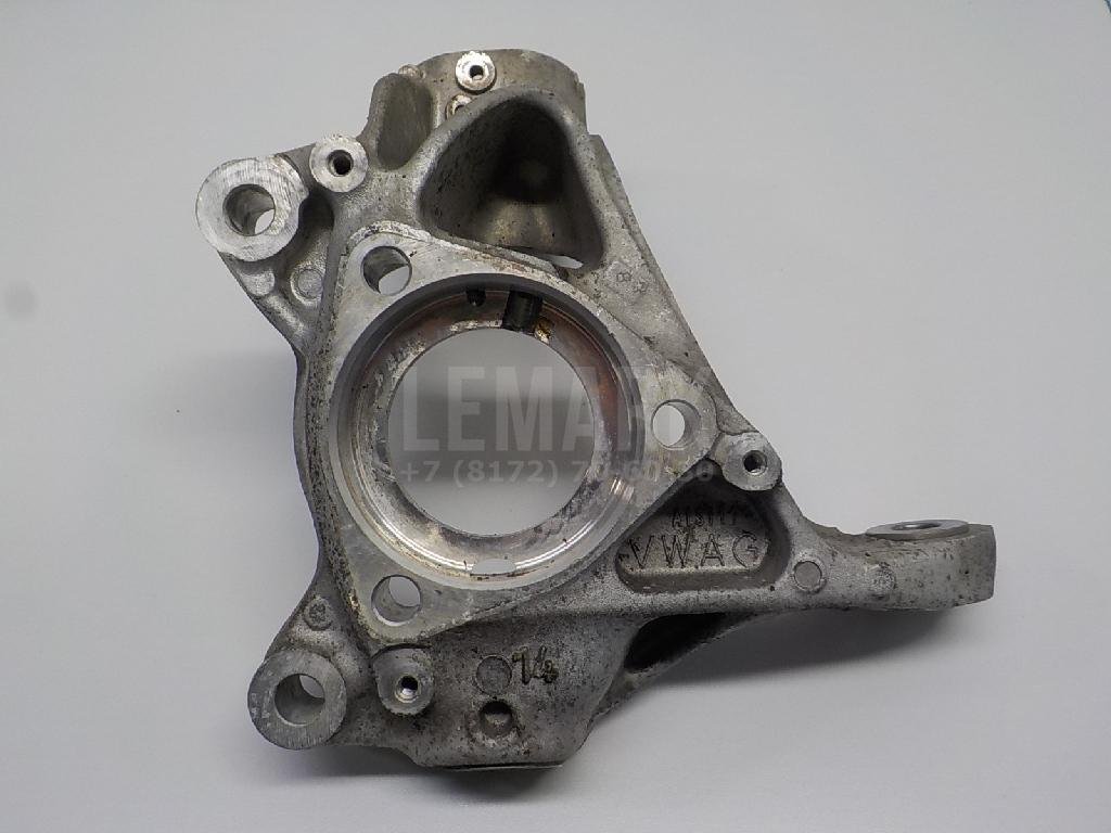 Кулак поворотный передний левый