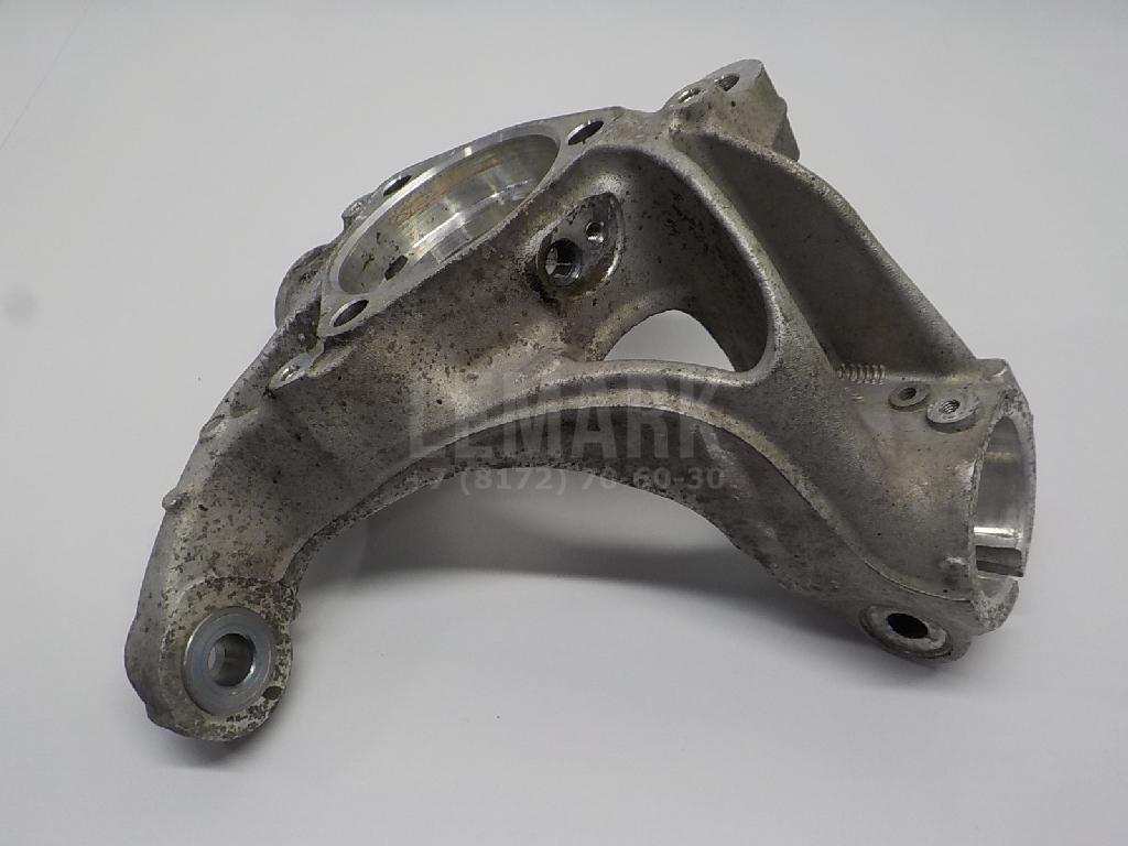 Кулак поворотный передний левый