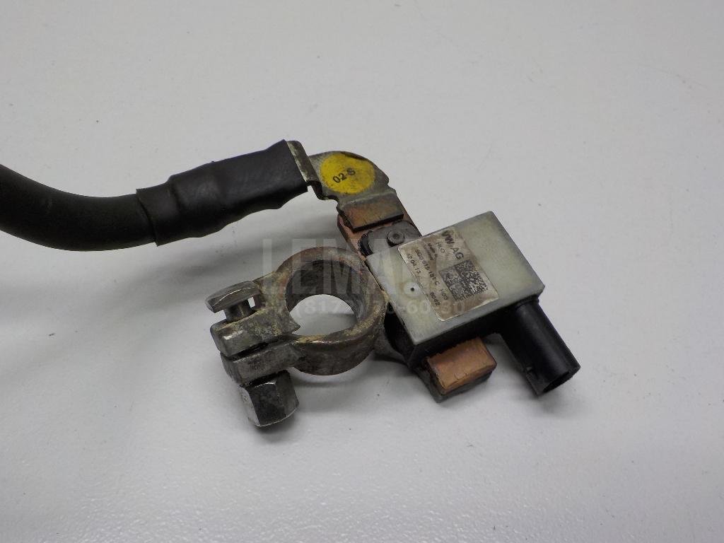 Клемма аккумулятора минус