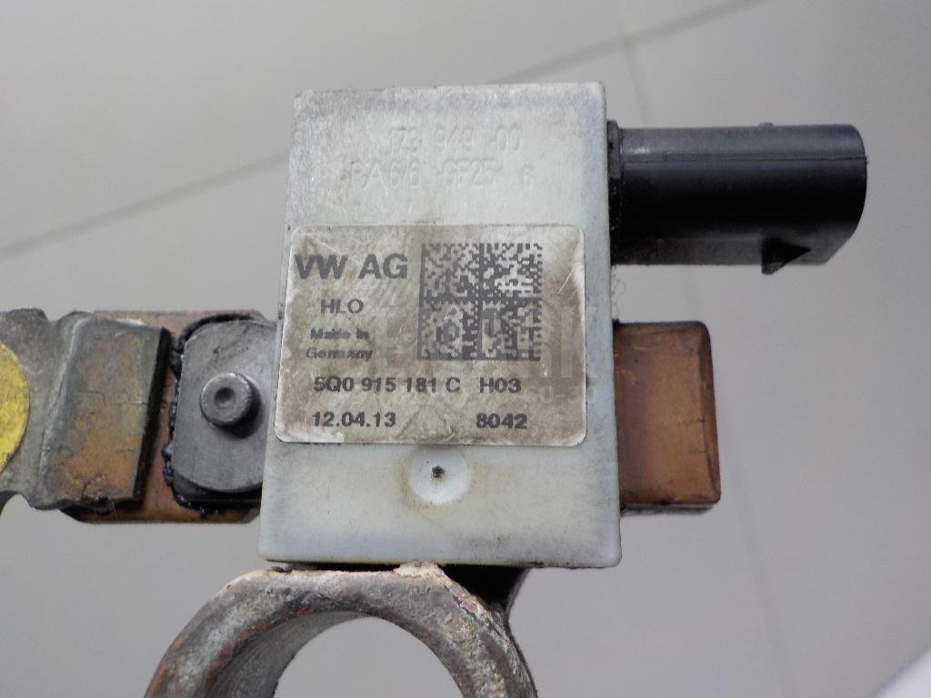 Клемма аккумулятора минус