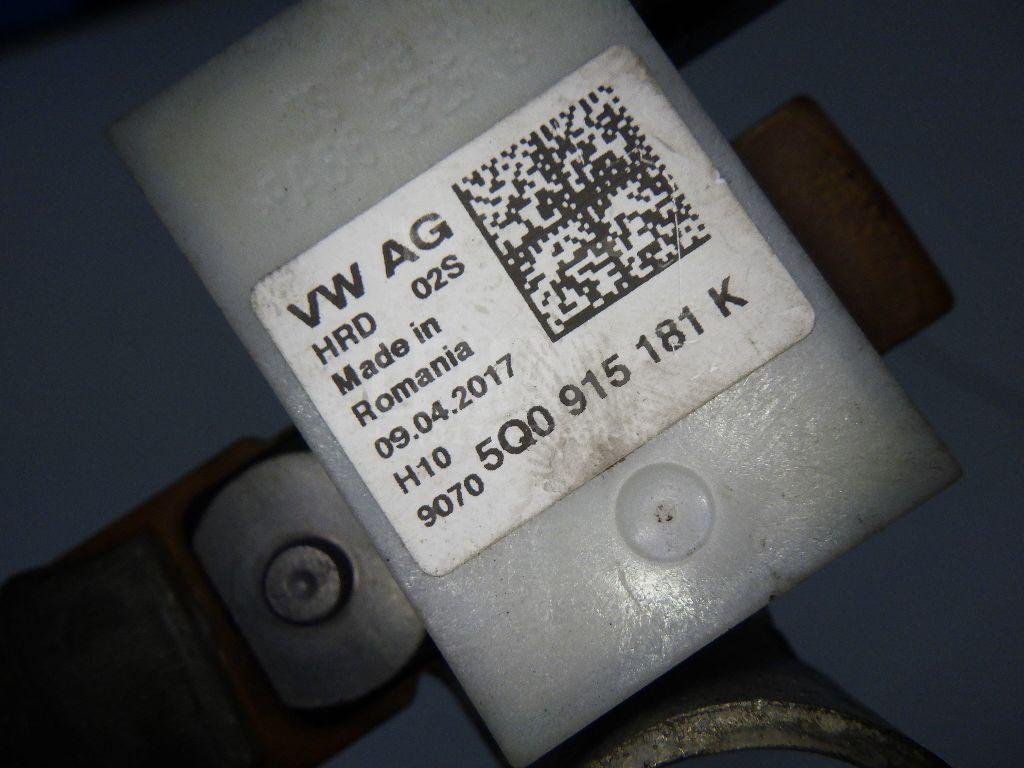 Клемма аккумулятора минус