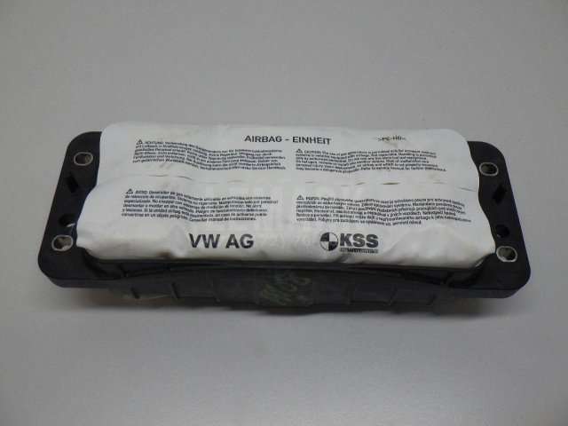 Подушка безопасности пассажирская (в торпедо)