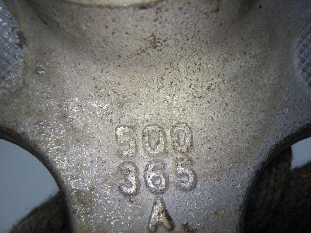 Опора шаровая левая передней подвески