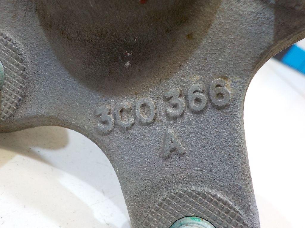 Опора шаровая правая передней подвески