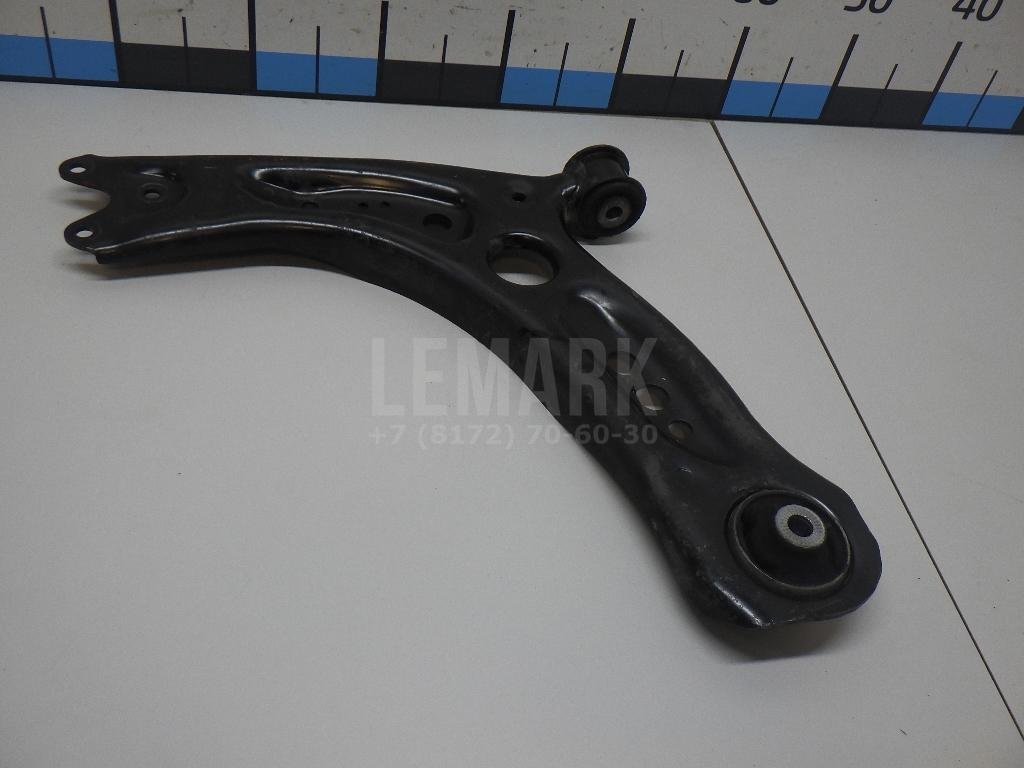 Рычаг передний левый