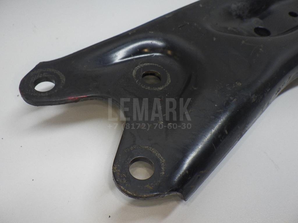 Рычаг передний левый