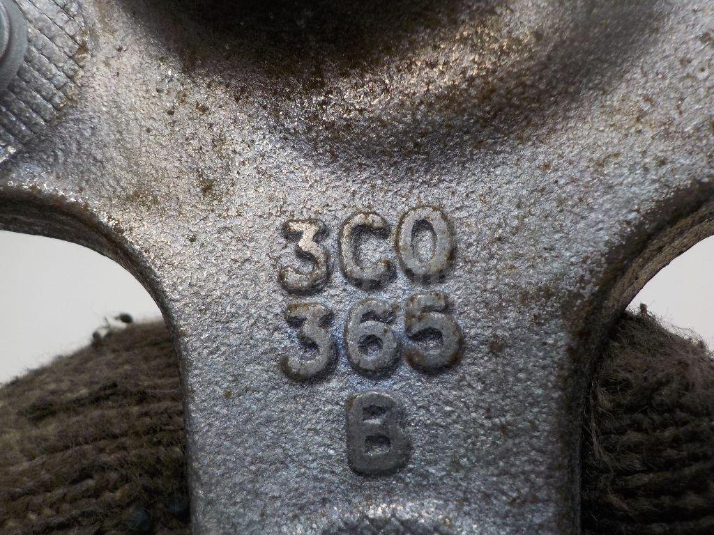 Опора шаровая левая передней подвески