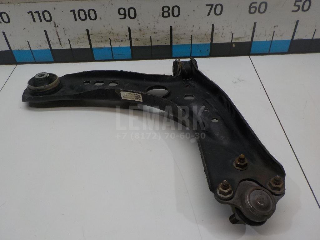 Рычаг передний левый