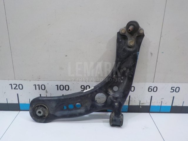 Рычаг передний левый