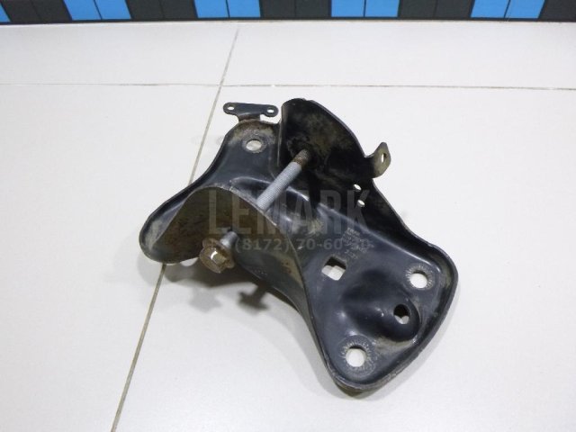 Кронштейн задней балки