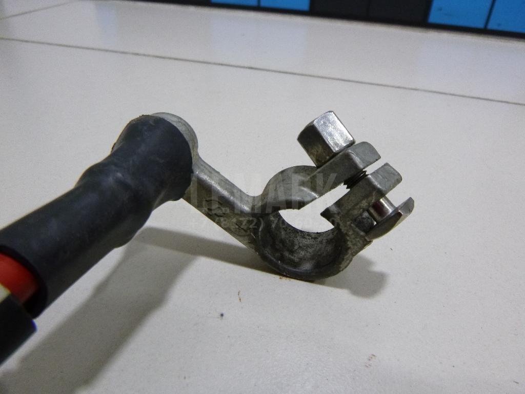 Клемма аккумулятора плюс